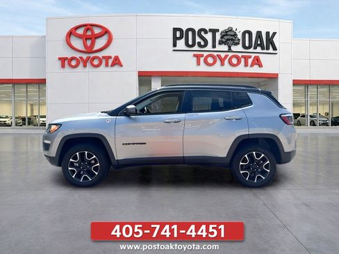 Used 2021 Jeep Compass Trailhawk AWD/4WD image 2