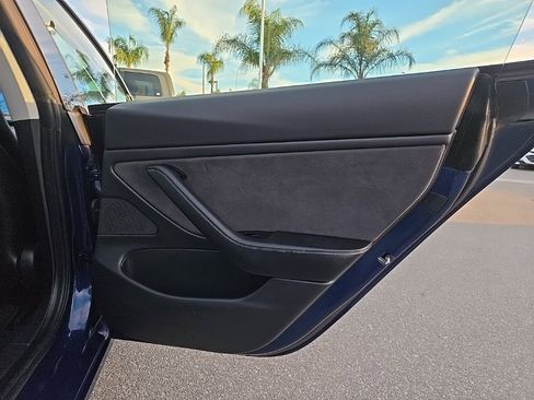 Used 2018 Tesla Model 3 Mid Range image 25