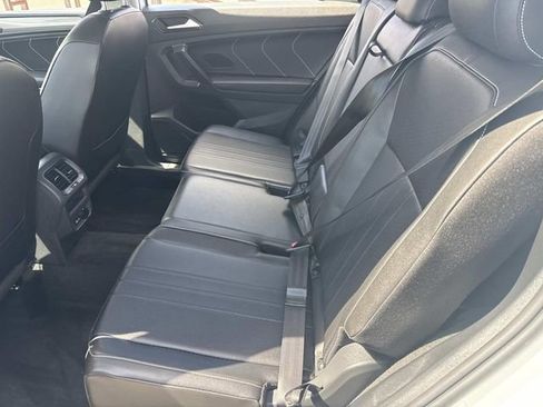 Used 2023 Volkswagen Tiguan SE image 17