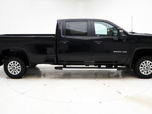 Used 2025 Chevrolet Silverado 2500 LT w/ Convenience Package AWD/4WD image 3