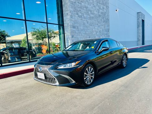 Used 2021 Lexus ES 300h w/ Premium Package FWD image 1
