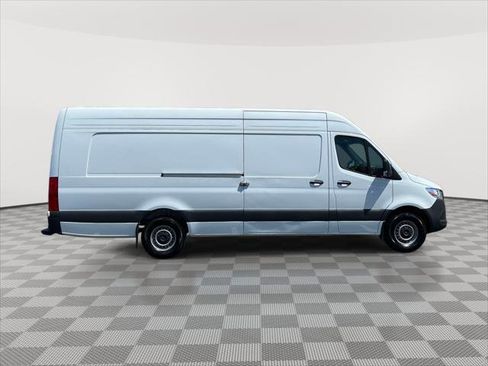Used 2024 Mercedes-Benz Sprinter 2500 image 4