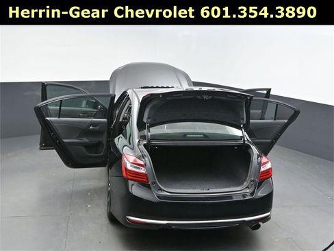 Used 2017 Honda Accord EX-L image 48