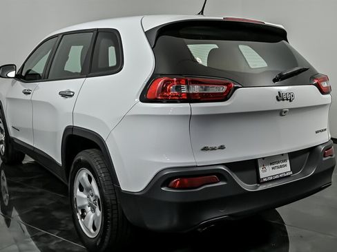 Used 2015 Jeep Cherokee Sport w/ Cold Weather Group AWD/4WD image 7