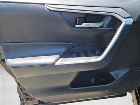 Used 2025 Toyota RAV4 XLE FWD image 10