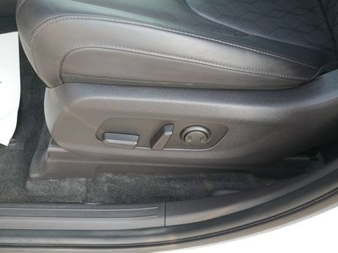 Used 2024 Kia Carnival EX FWD image 23