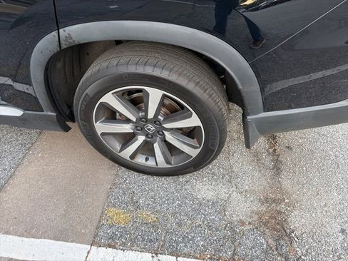 Used 2023 Honda Pilot Elite image 9