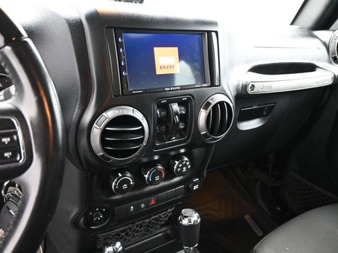 Used 2018 Jeep Wrangler Unlimited Sport S image 12