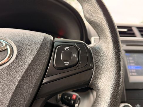 Used 2015 Toyota Camry LE FWD image 18