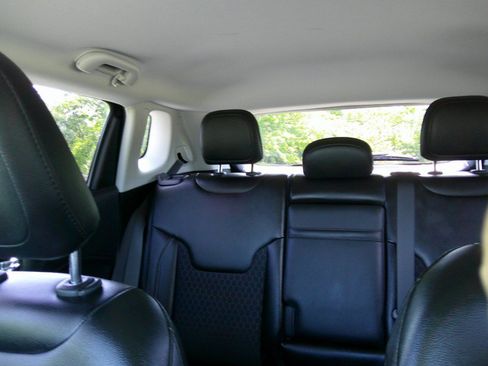 Used 2019 Jeep Compass Latitude w/ Popular Equipment Group AWD/4WD image 98