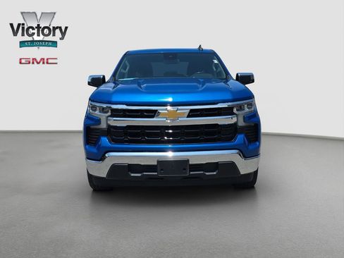 Used 2023 Chevrolet Silverado 1500 LT RWD image 2