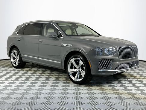 New 2025 Bentley Bentayga Extended Wheelbase image 3