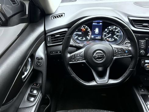 Used 2019 Nissan Rogue SV w/ Sun & Sound Touring Package AWD/4WD image 12