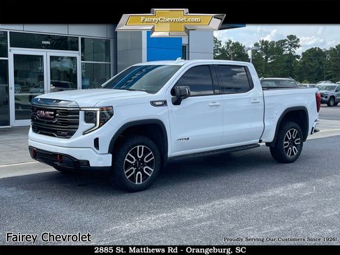 Used 2023 GMC Sierra 1500 AT4 w/ AT4 Premium Package AWD/4WD image 1
