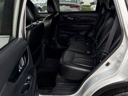Used 2019 Nissan Rogue SL AWD/4WD image 10
