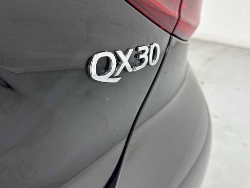 Used 2018 INFINITI QX30 AWD image 29