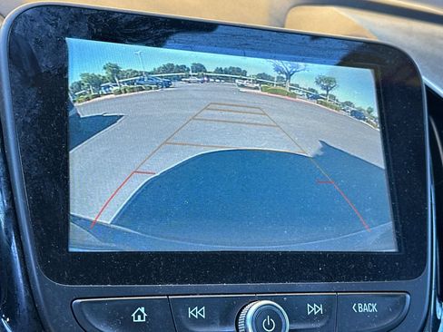 Used 2018 Chevrolet Volt LT FWD image 22