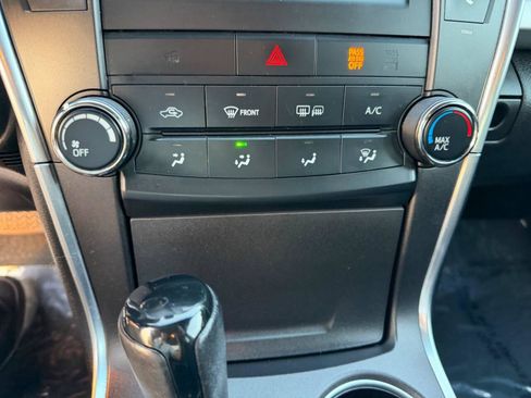 Used 2017 Toyota Camry SE FWD image 24