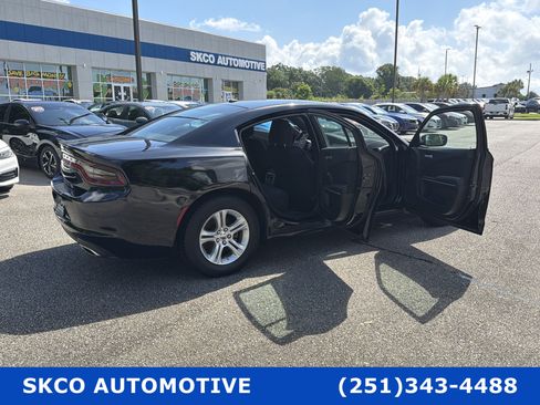 Used 2022 Dodge Charger SXT RWD image 32