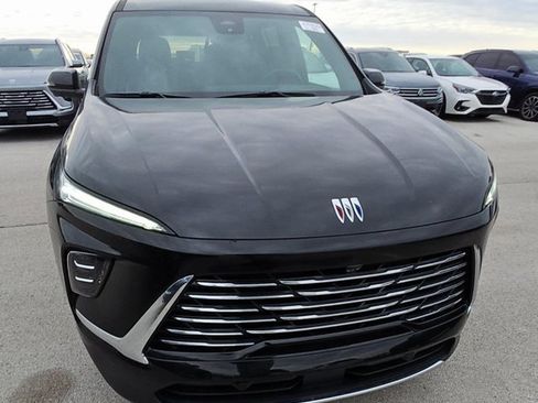 Used 2025 Buick Enclave Preferred image 6