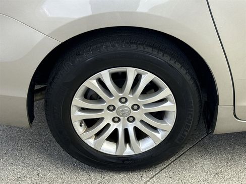 Used 2017 Toyota Sienna XLE image 42