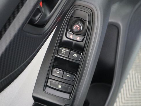 Used 2019 Subaru Crosstrek 2.0i Premium w/ Eyesight System image 36