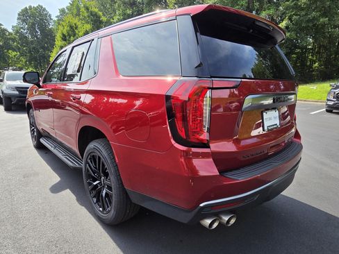 Used 2024 GMC Yukon AT4 w/ Technology Package AWD/4WD image 3