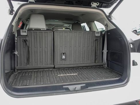 Certified 2023 Toyota Highlander XLE image 35