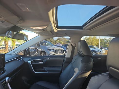 Used 2023 Toyota RAV4 XLE Premium image 26