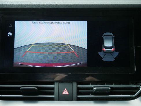 Used 2022 Kia Niro EX Premium FWD image 34