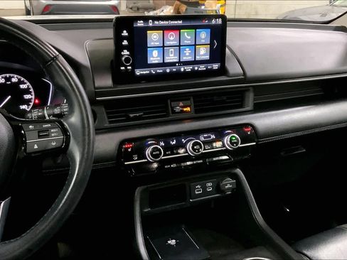 Used 2023 Honda Pilot Touring image 6