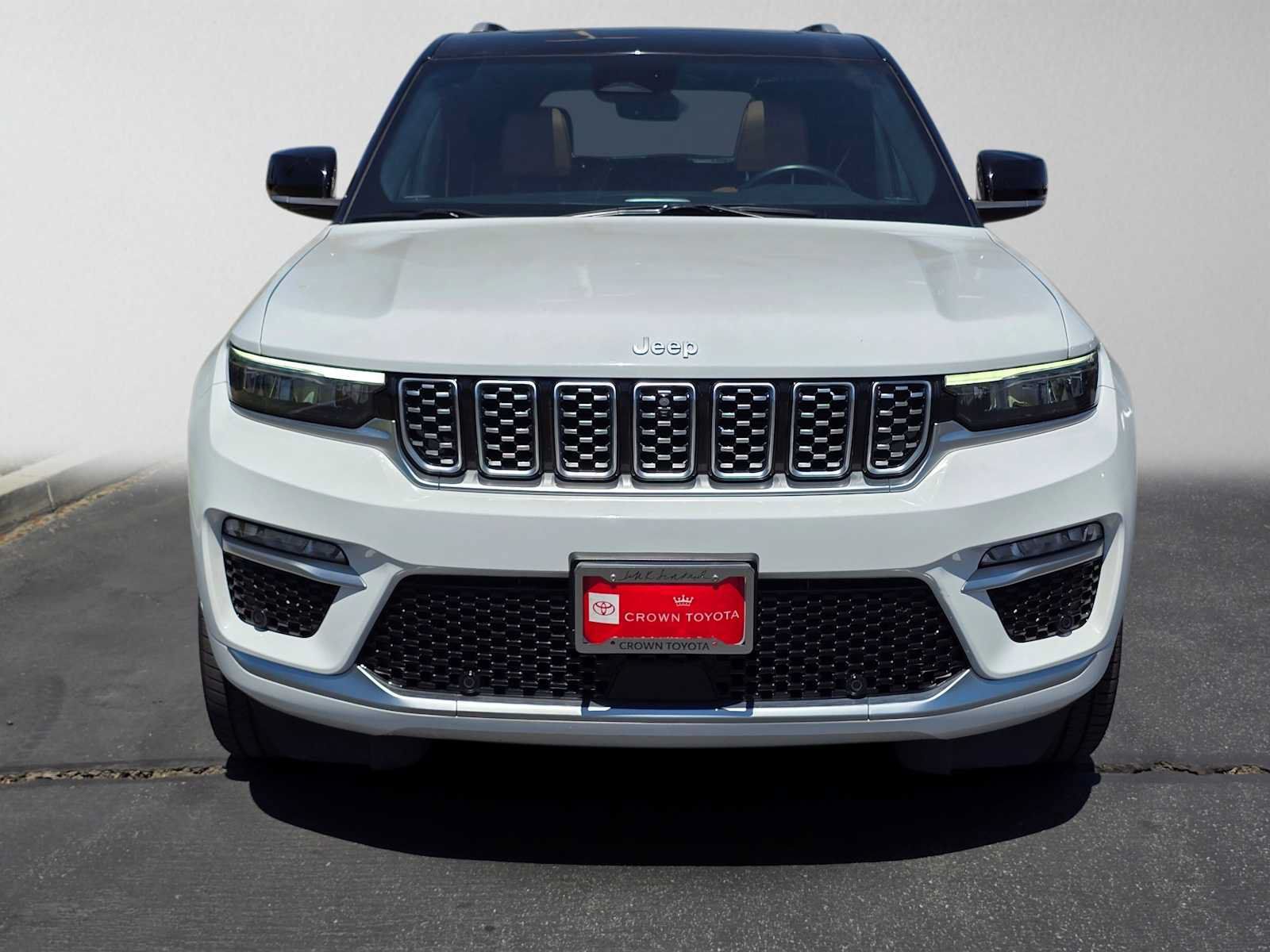 Used 2022 Jeep Grand Cherokee Summit AWD/4WD image 8