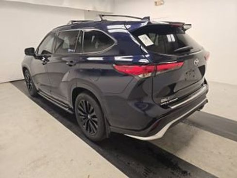Used 2023 Toyota Highlander XSE FWD image 7