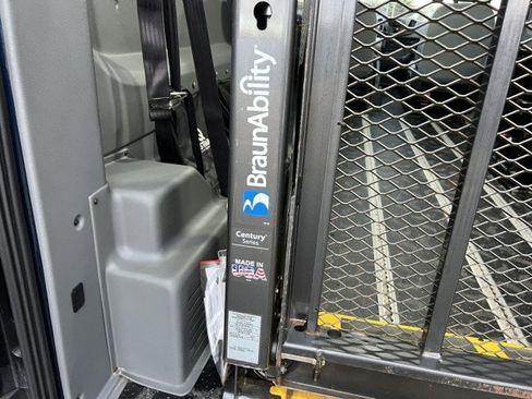 Used 2018 Ford Transit 250 148 Medium Roof image 19