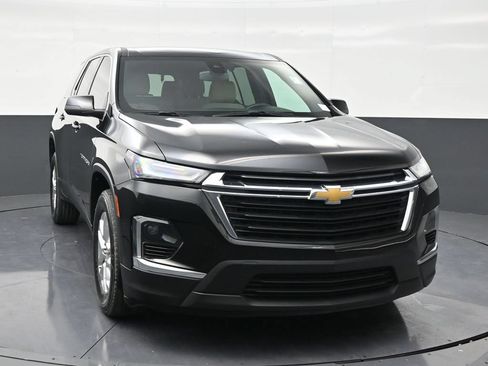 Used 2022 Chevrolet Traverse LS FWD image 7