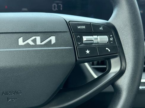 Used 2025 Kia K4 LXS image 8