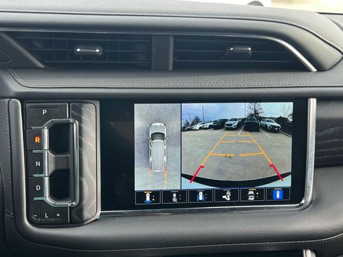 Used 2024 GMC Yukon Denali image 32