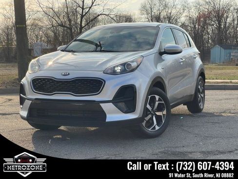 Used 2020 Kia Sportage LX image 1