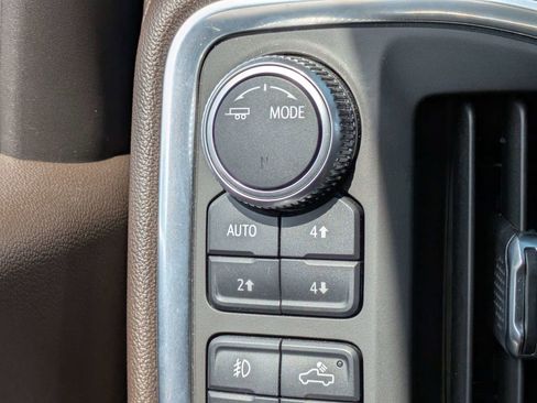 Used 2020 GMC Sierra 1500 SLT w/ SLT Premium Plus Package AWD/4WD image 28