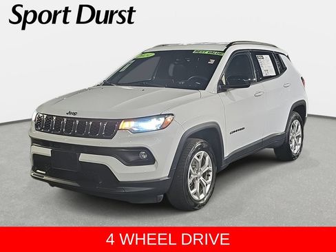Used 2024 Jeep Compass Latitude AWD/4WD image 1