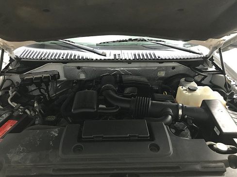 Used 2014 Ford Expedition Limited w/ Equipment Group 301A RWD image 31