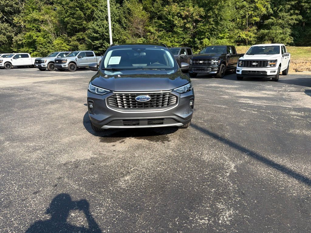 Used 2025 Ford Escape Platinum AWD/4WD image 8