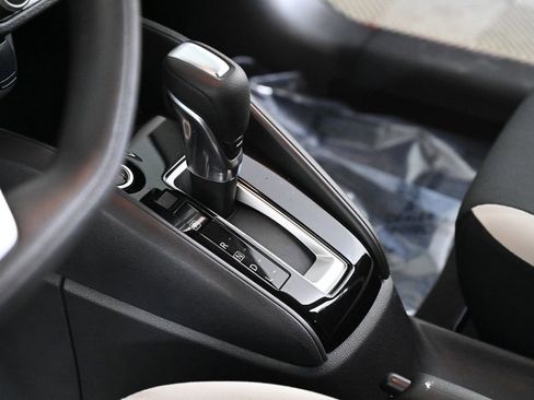 Used 2020 Nissan Versa SV image 21