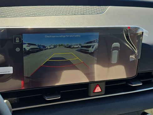 New 2026 Kia Carnival EX FWD image 25