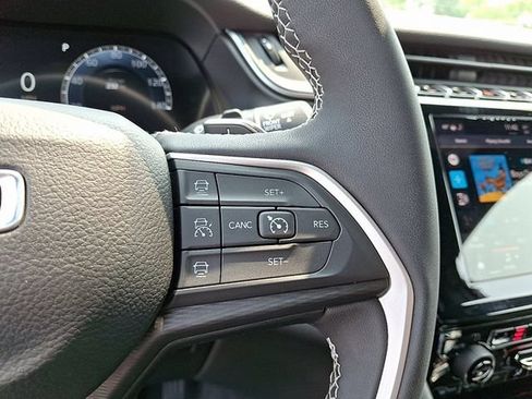 Used 2023 Jeep Grand Cherokee Altitude AWD/4WD image 22