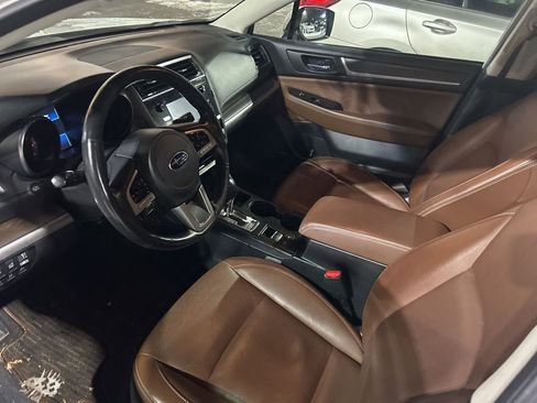Used 2017 Subaru Outback 3.6R Touring image 7