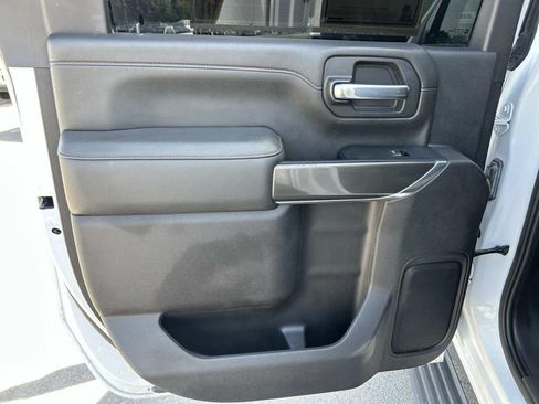 Used 2022 GMC Sierra 2500 AT4 w/ AT4 Premium Plus Package AWD/4WD image 30
