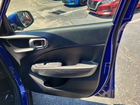 Used 2020 Hyundai Venue SE FWD image 32