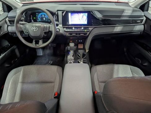 Used 2025 Toyota Camry LE image 11