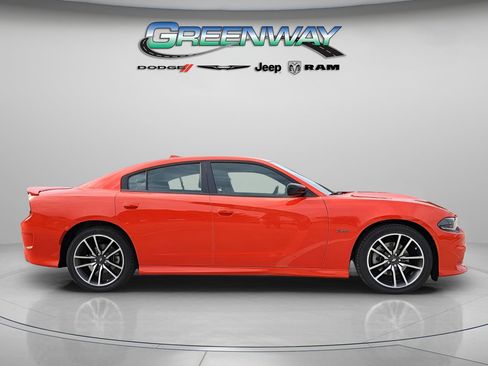 Used 2023 Dodge Charger R/T w/ Technology Group image 4